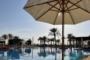 Qasr Al Sarab Desert Resort by Anantara - At the Pool - 04